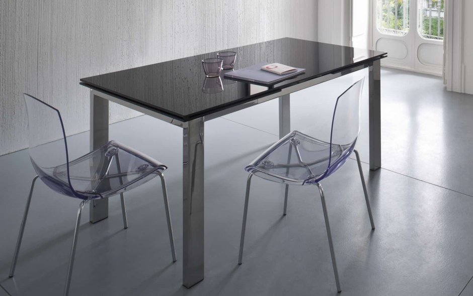Стеклянный стол для кухни
