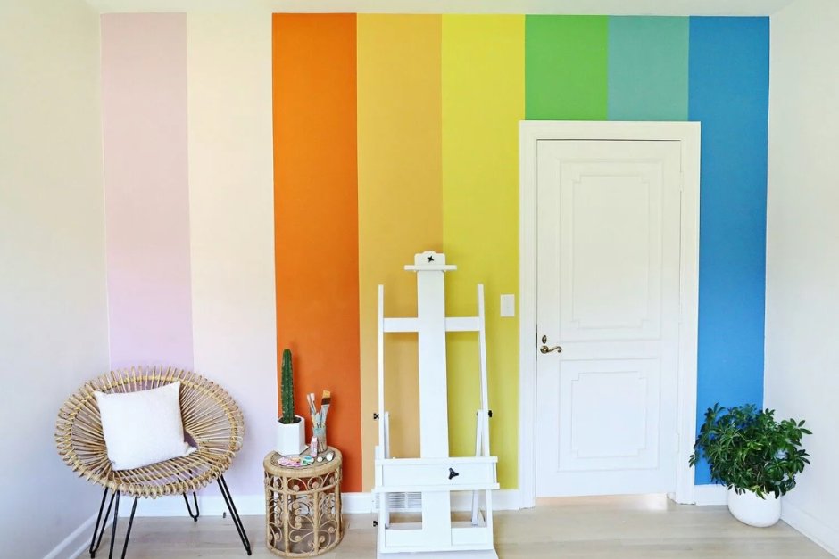 Разноцветная окраска стен