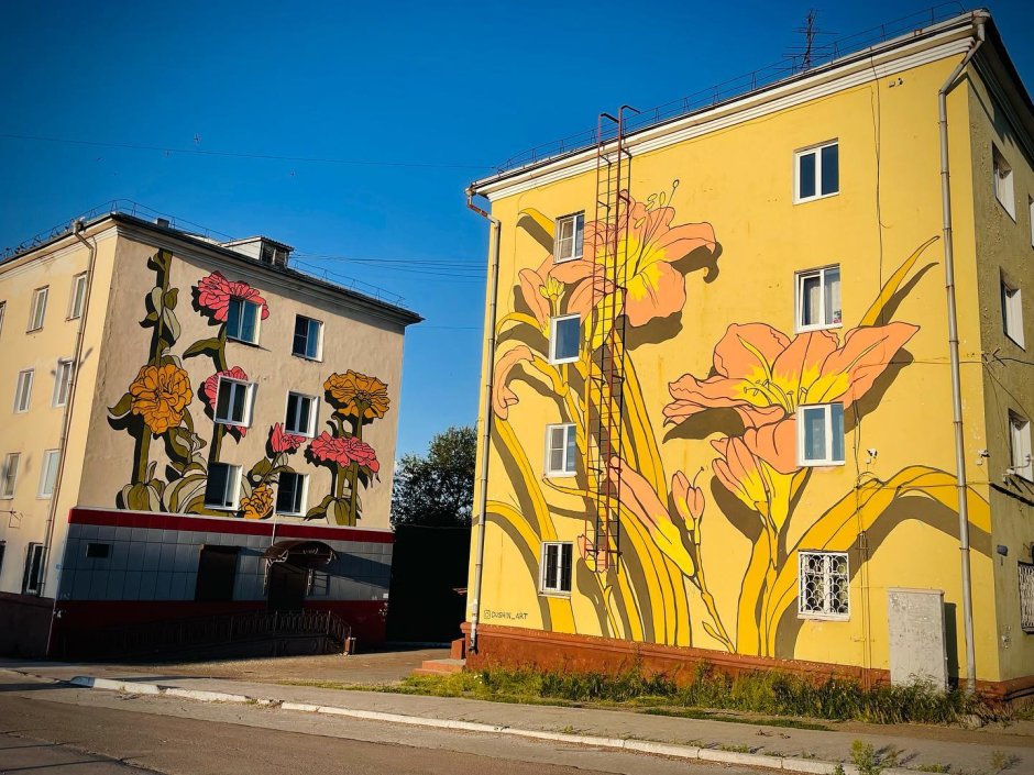 Дом клубники рисунок на торце дома