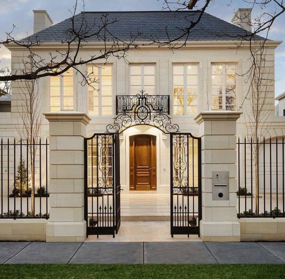 Неоклассика архитектура эркер