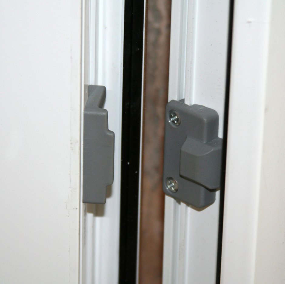Фурнитура для балконной двери Roto
