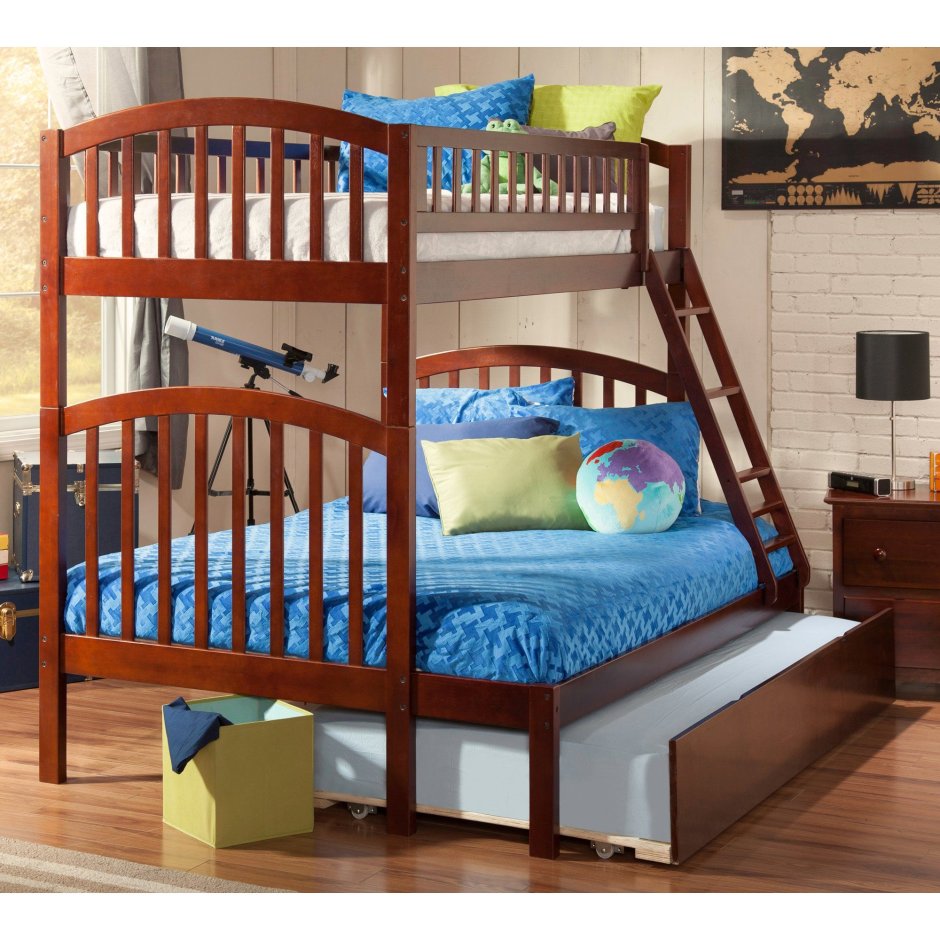 Кровать деревянная для троих детей