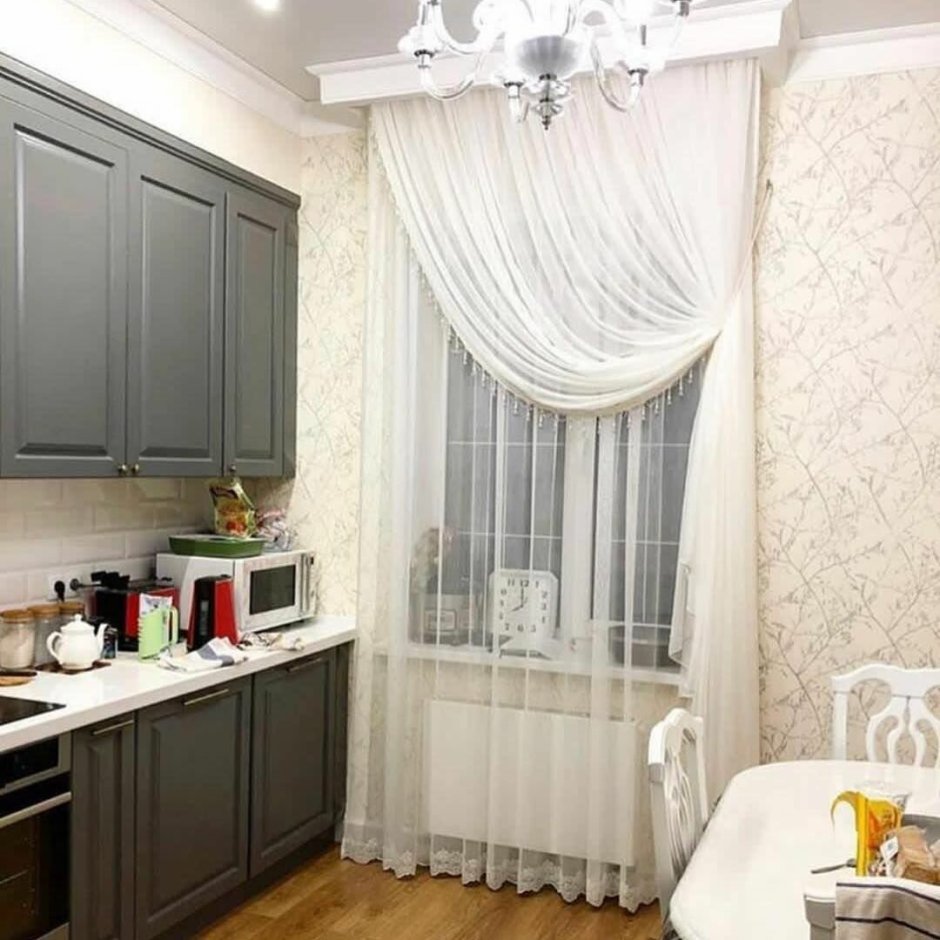 Тюль с бордовыми полосами