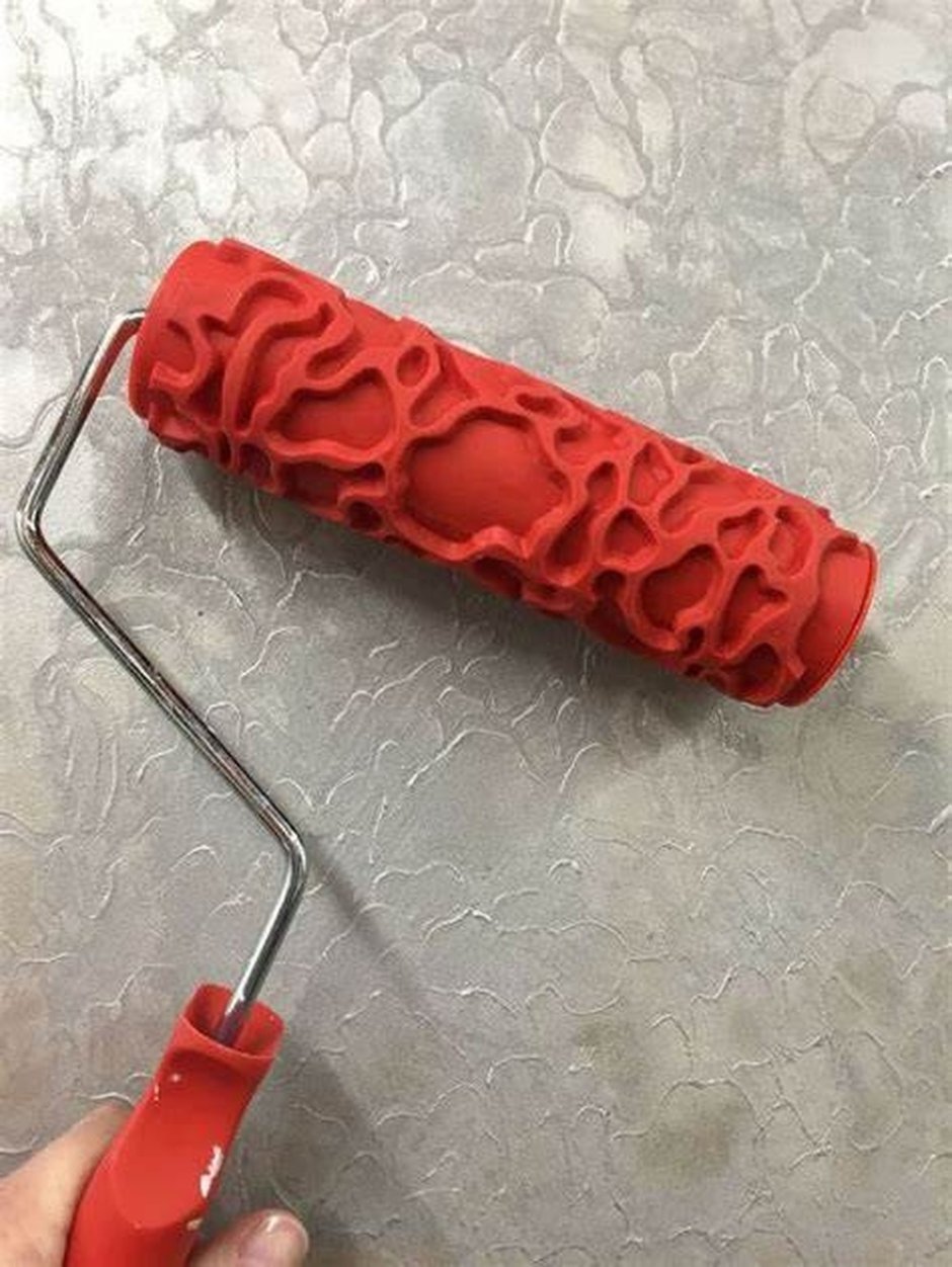 Крашеные стены с трафаретом