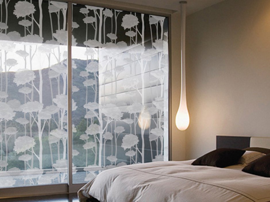 Плёнка на окна декоративная