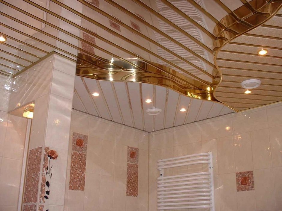 Пластиковый реечный потолок для ванной