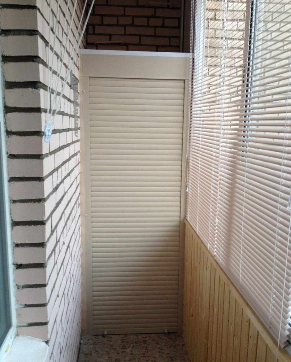 Жалюзийные двери для шкафа на балконе