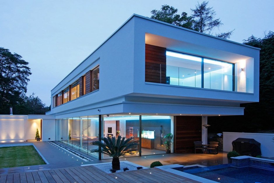 Двухэтажный стеклянный дом