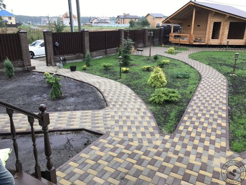 Мощение тротуарной плиткой