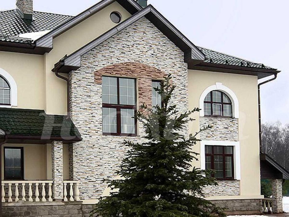 Отделка фасада камнем и штукатуркой