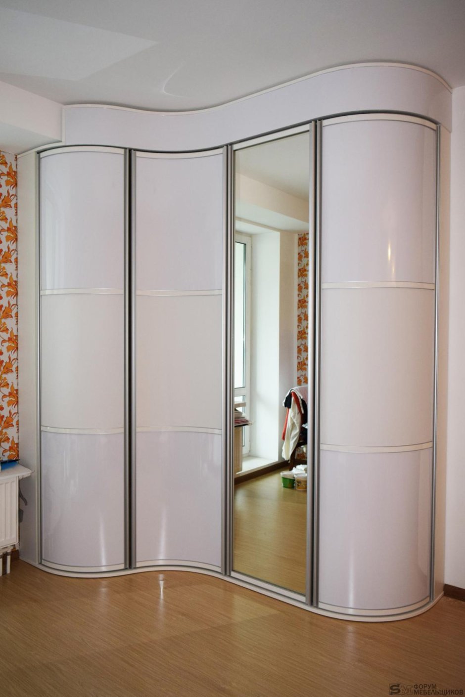 Радиусный шкаф купе радиальный аттан