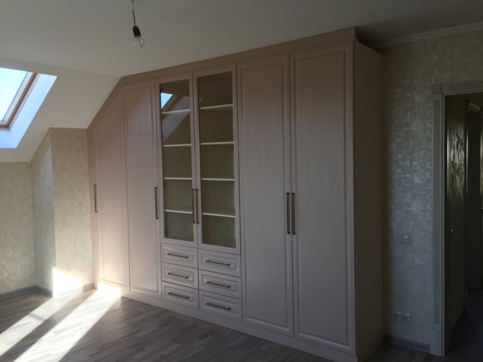 Шкаф ikea с распашными дверьми 120x58x236
