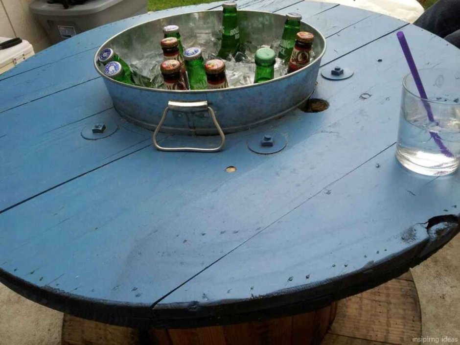 Столик из кабельного барабана