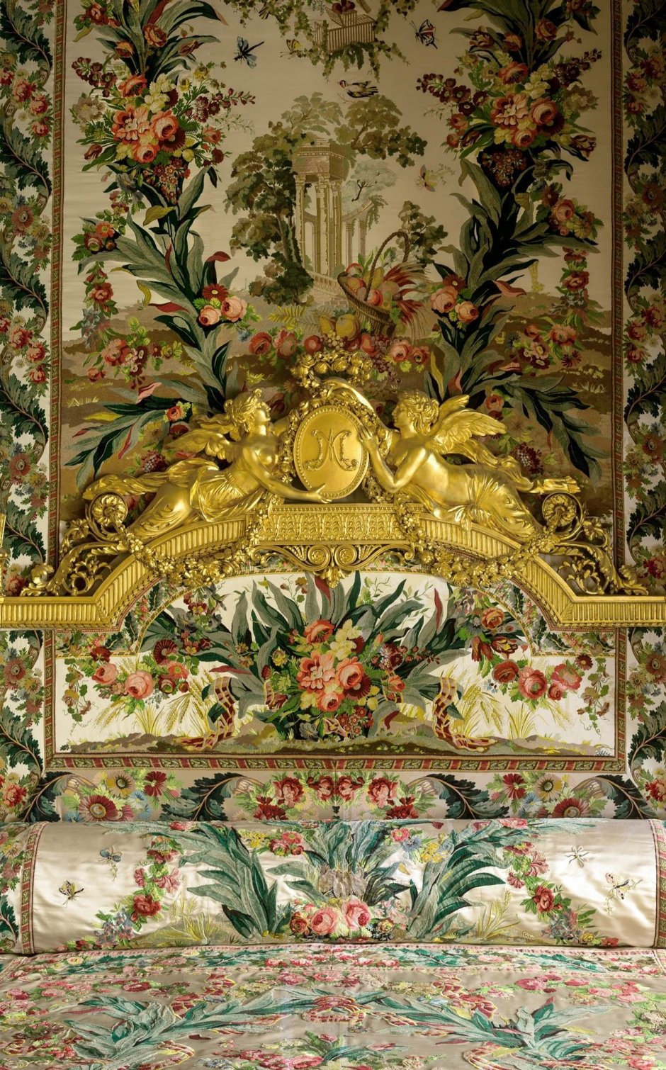 Королевская спальня роскошная