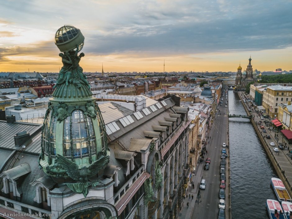 Дом Зингера в Санкт-Петербурге