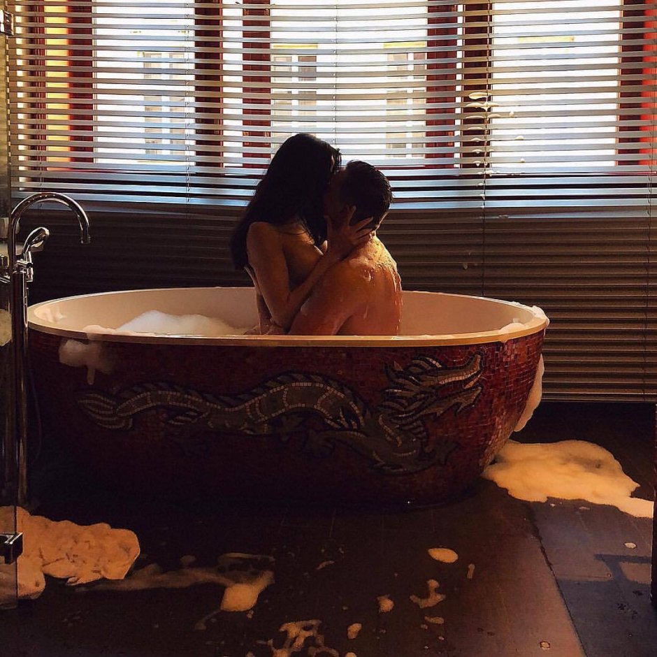 Романтик в ванне