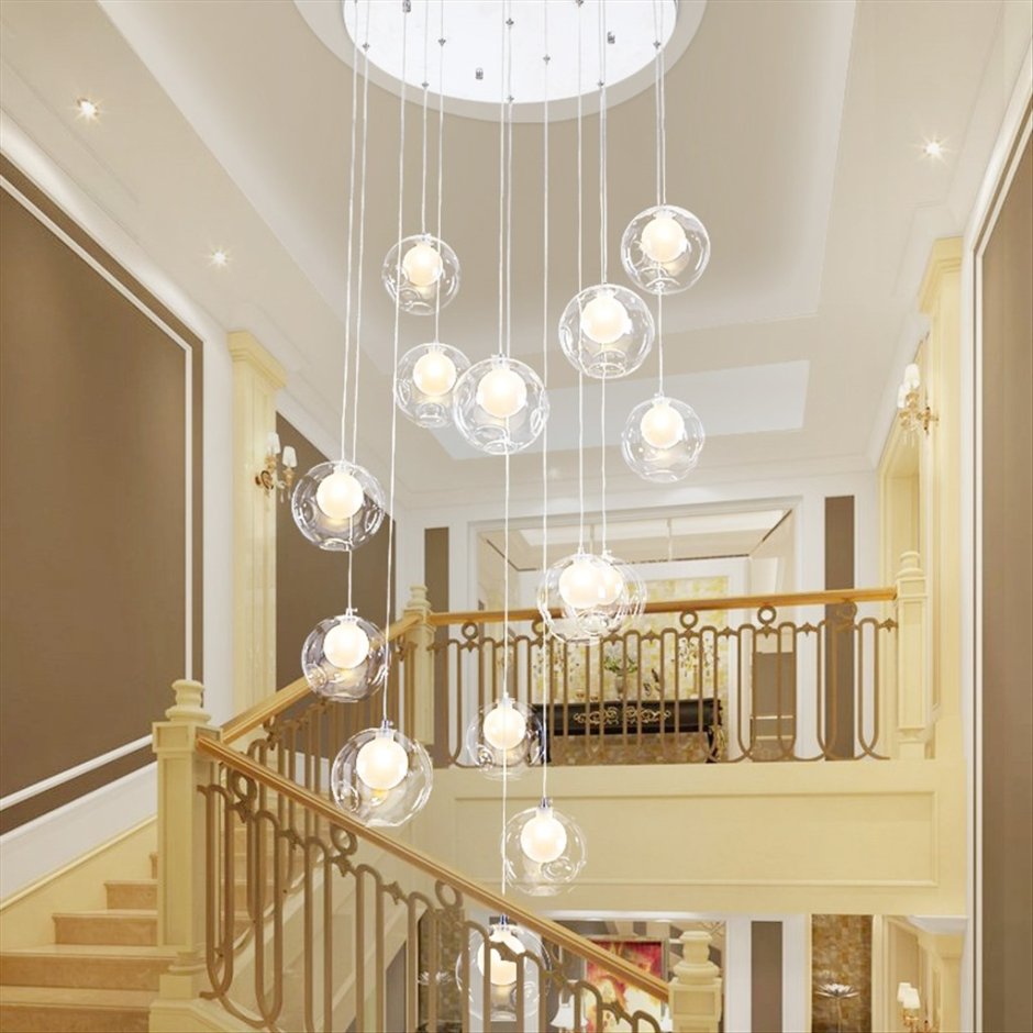 Светильник в лестничный пролет