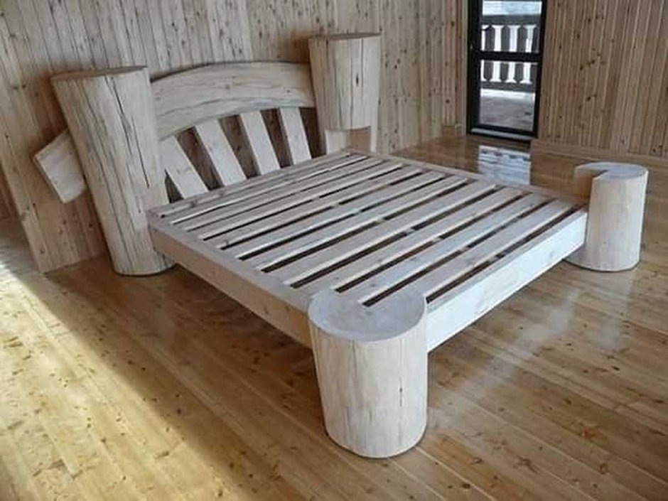 Кровать из бревен