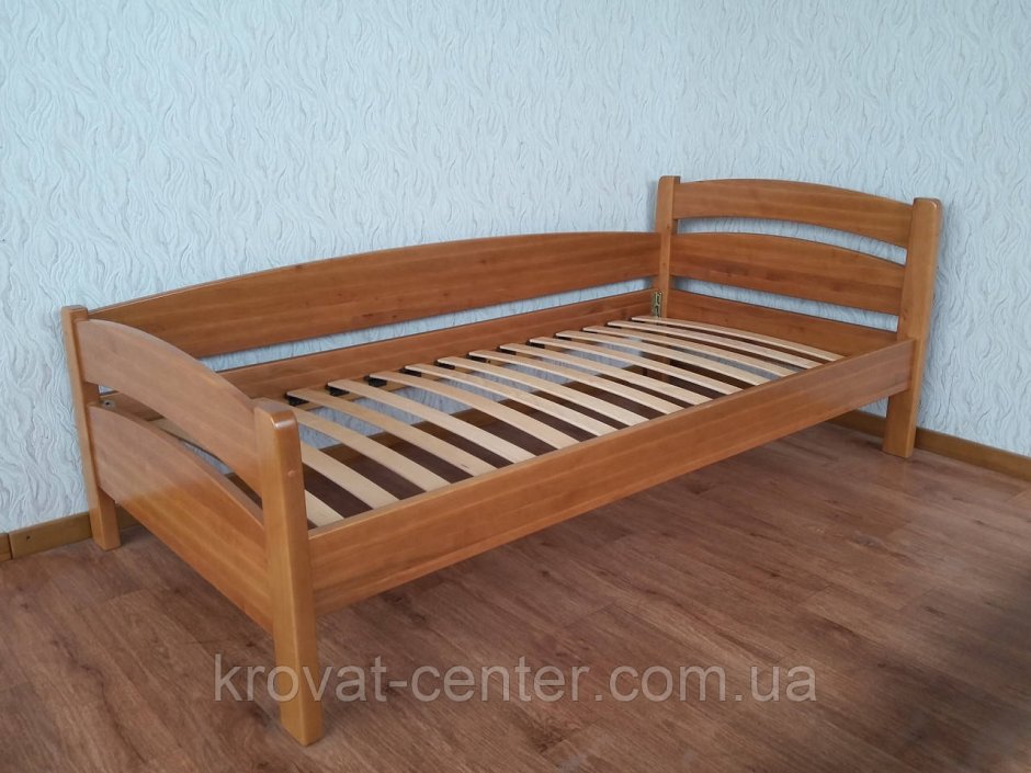 Детская кровать с бортиком