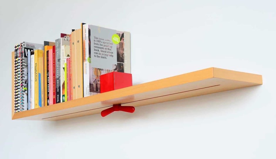 Книги на полке