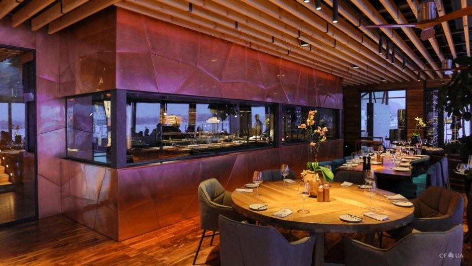 Ресторан с панорамными окнами
