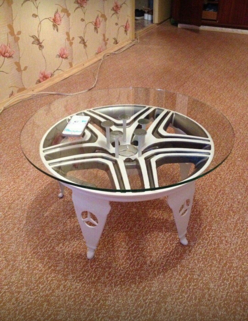 Стеклянный стол с мотором