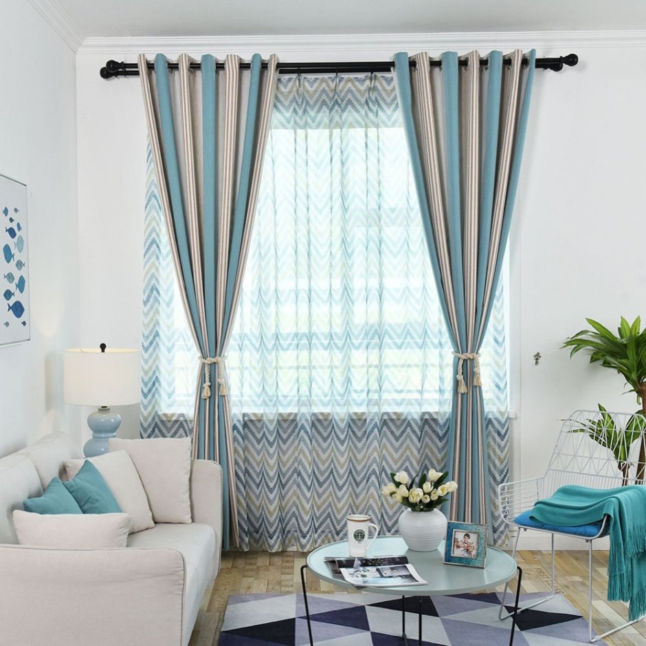 Голубые шторы в гостиной