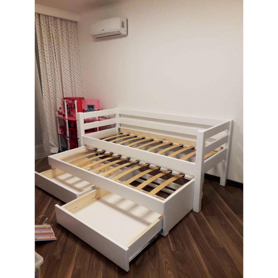 Раздвижная деревянная кровать