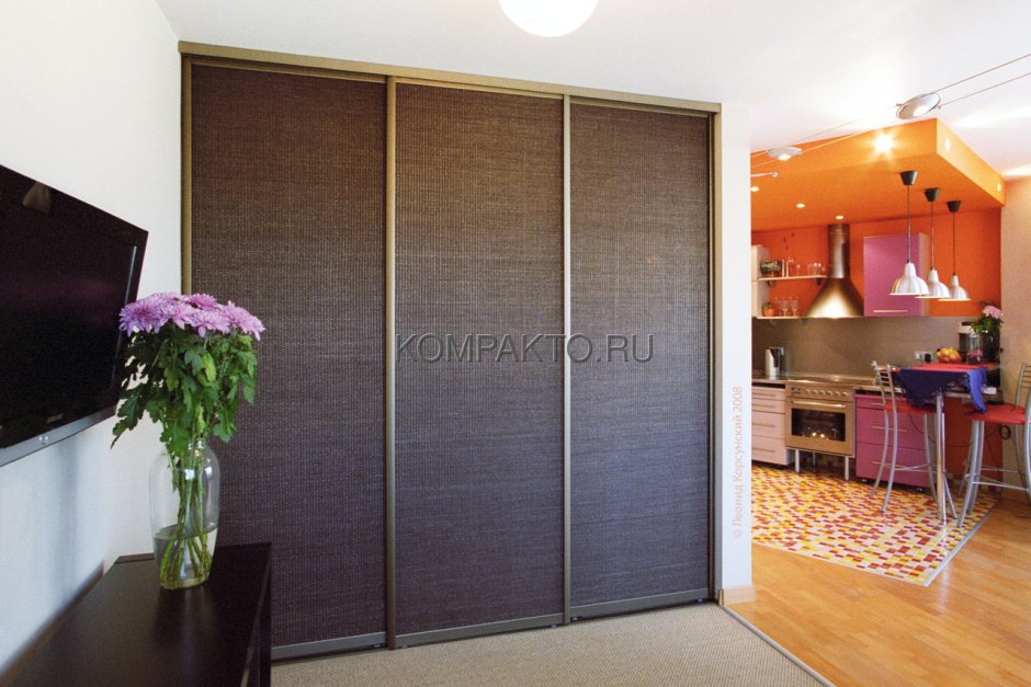 Шкаф купе Sliding-Door Wardrobe