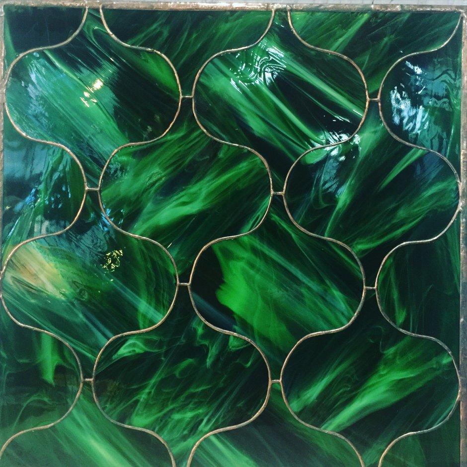 Зеленая плитка с зеленой затиркой