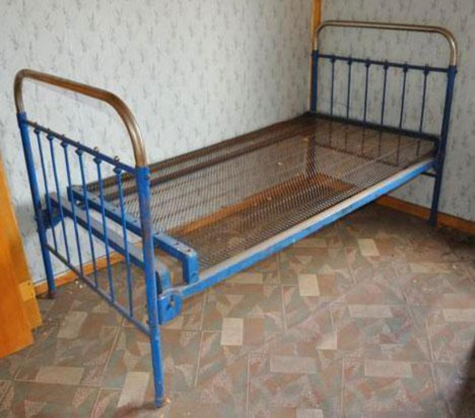 Железная кровать полуторка СССР