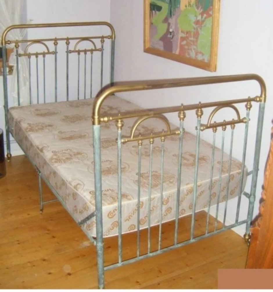 Как отреставрировать старую железную кровать с панцирной сеткой