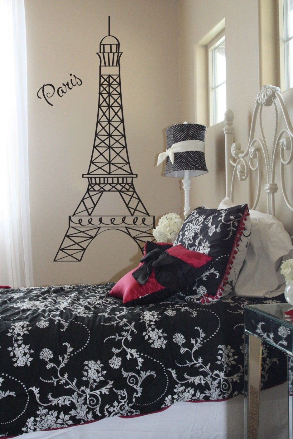 Комната в парижском стиле