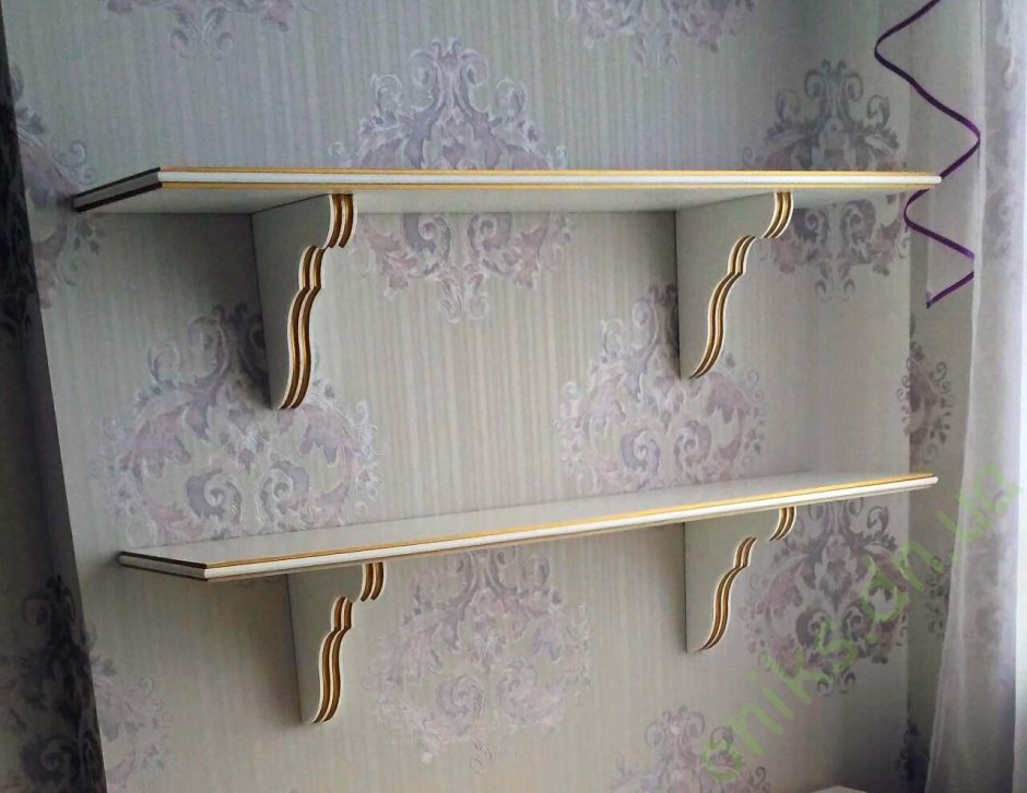 Фигурные полочки из дерева