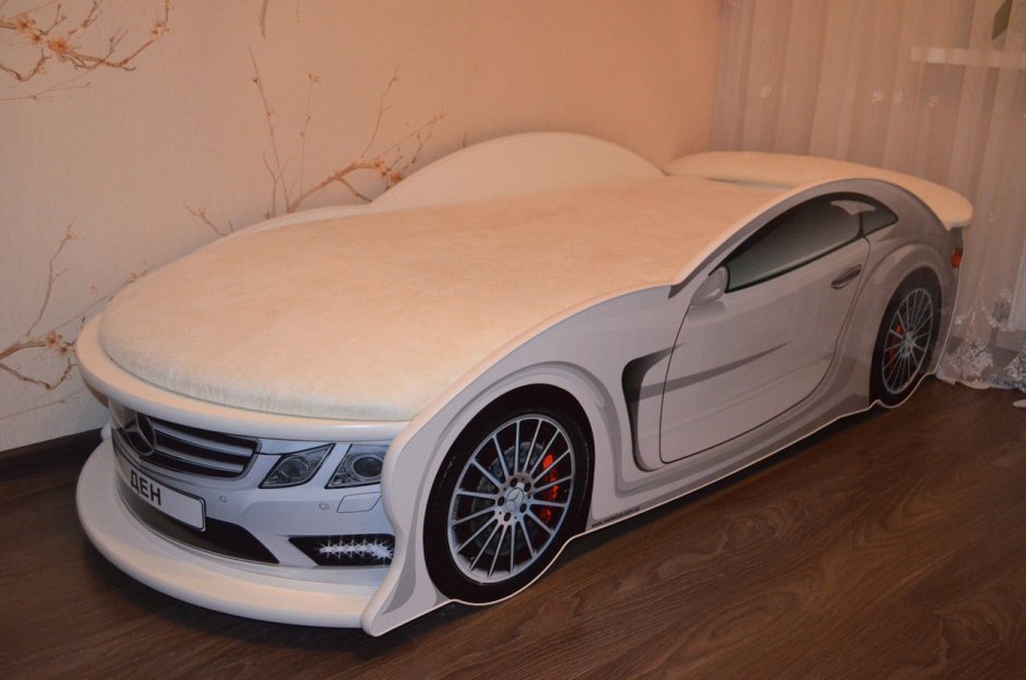 Кровать из автомобиля