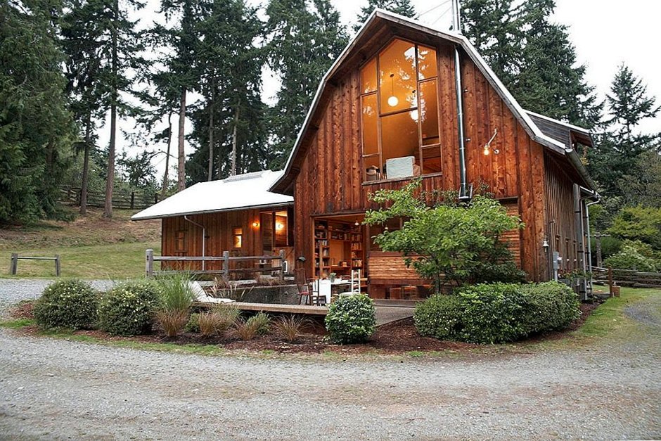 Сарай в стиле Шале