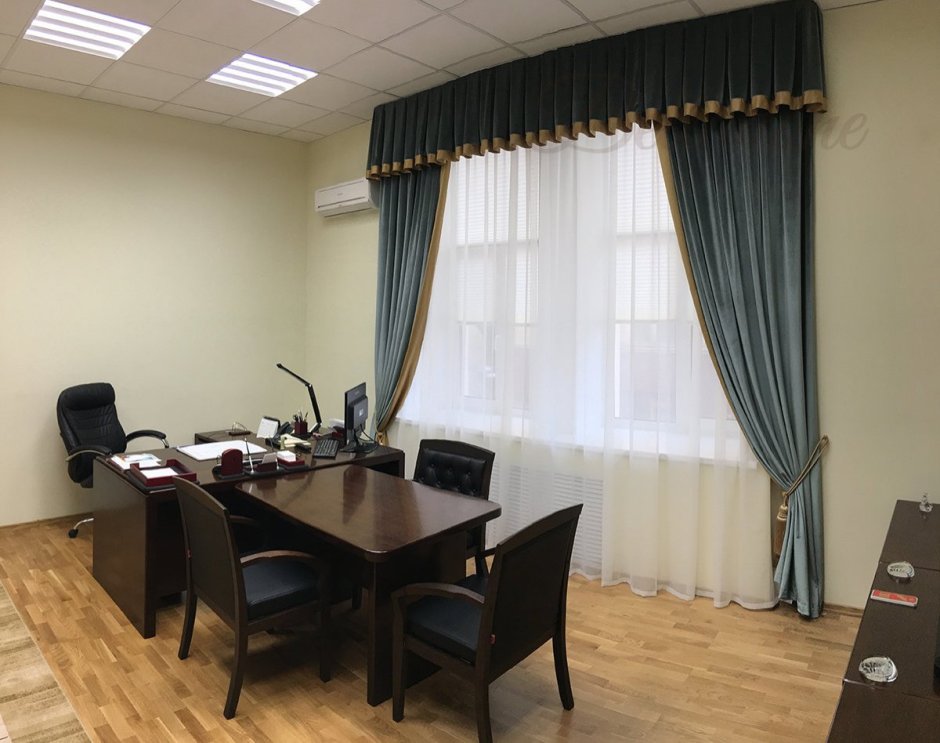 Шторы в кабинет директора