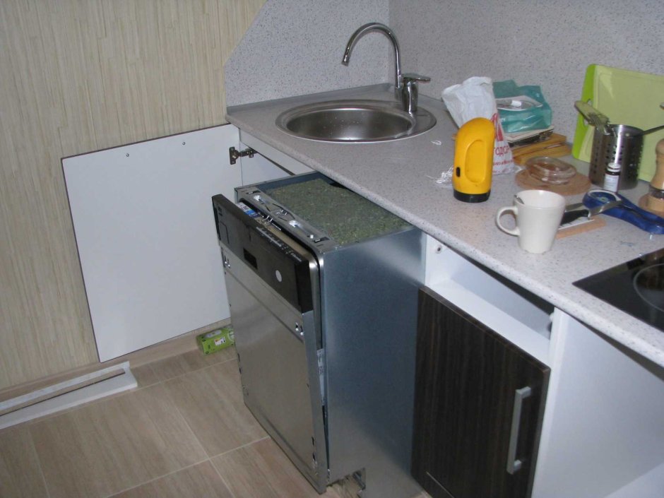 Кухонный гарнитур с посудомойкой