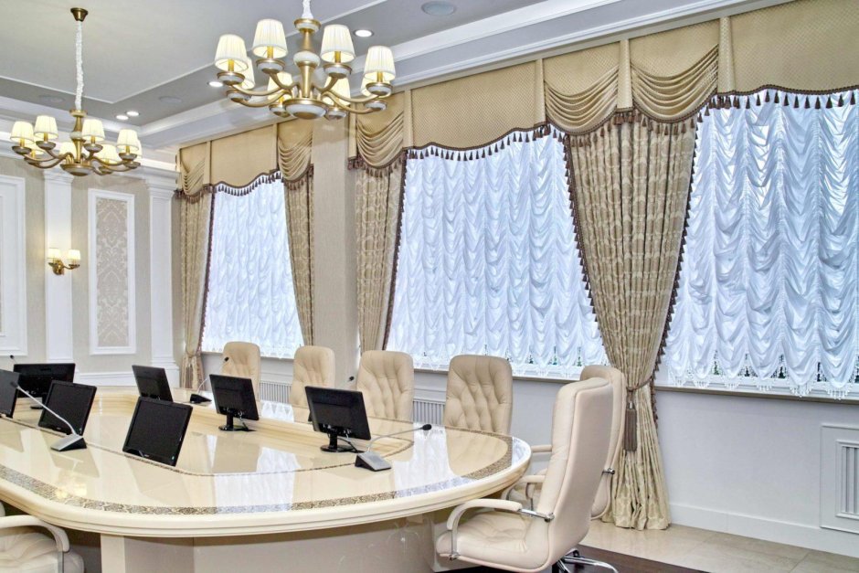 Шторы в кабинет директора