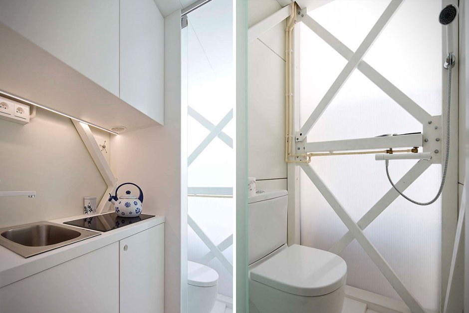 Keret House, Варшава