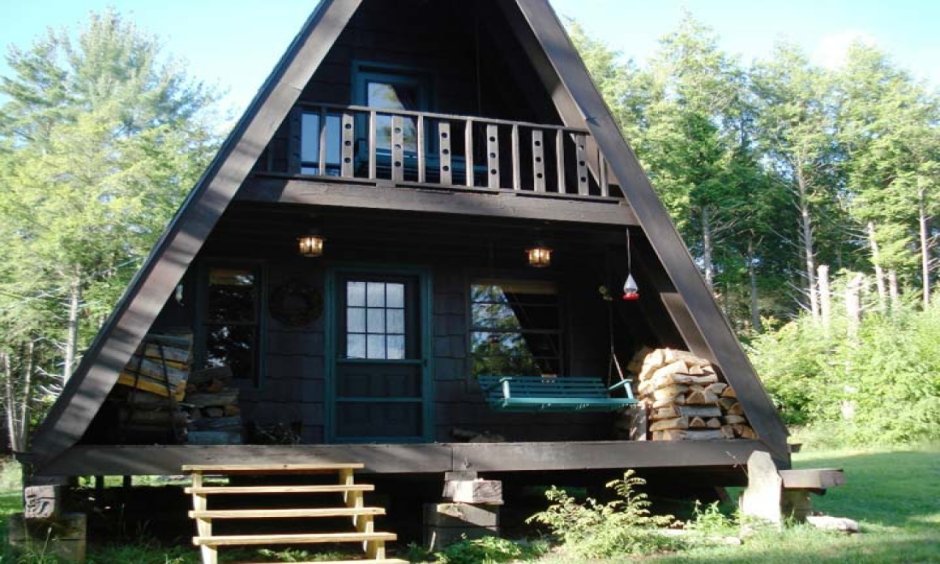 Дом шалаш а frame House.