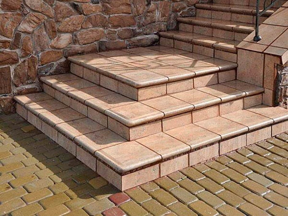 Лестница из тротуарной плитки