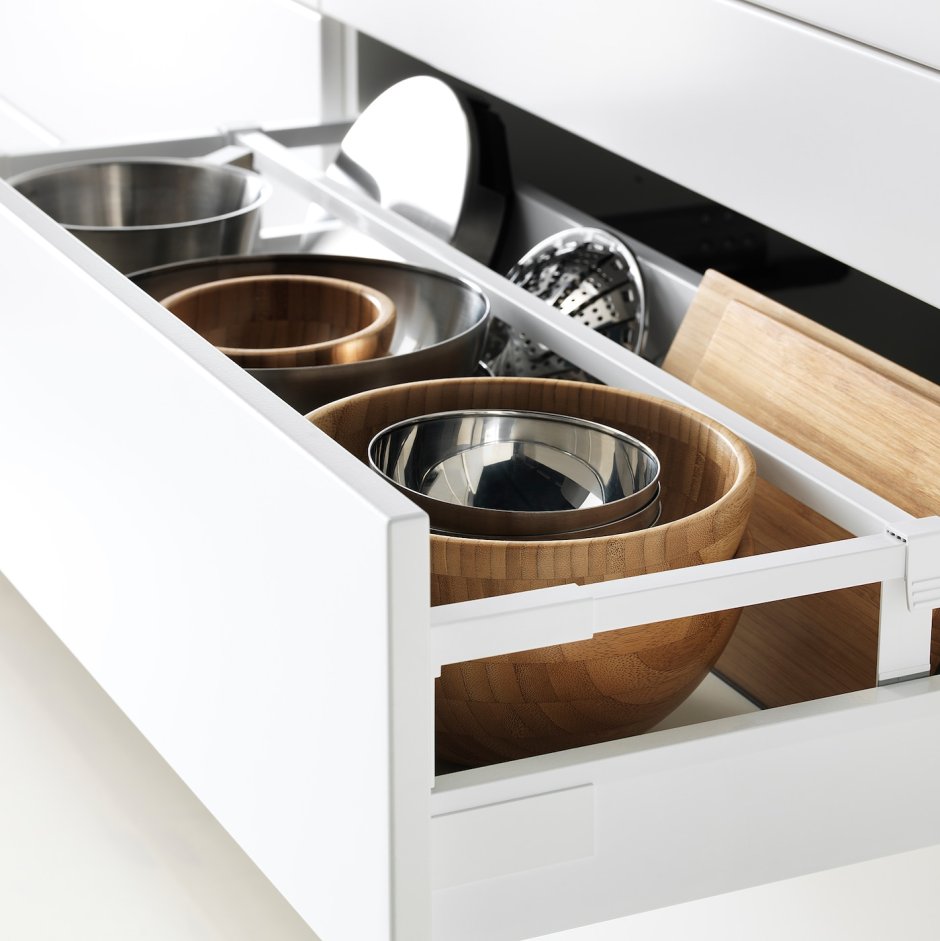Шкаф-колонна Blum LEGRABOX Pure Space Tower BLUMOTION