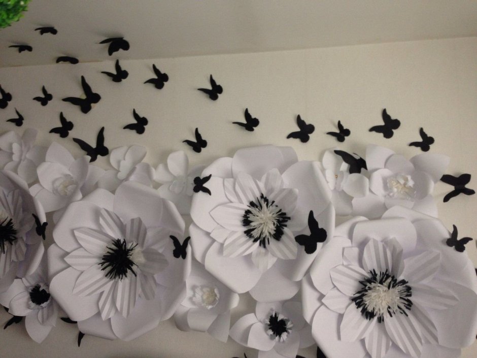 Объемные цветы для украшения зала из бумаги
