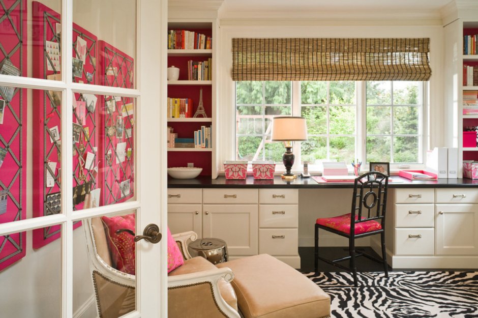 Небольшое рабочее место в гостиной