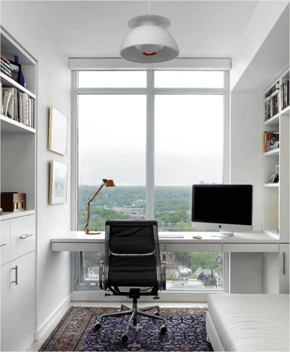 Рабочая зона у панорамного окна