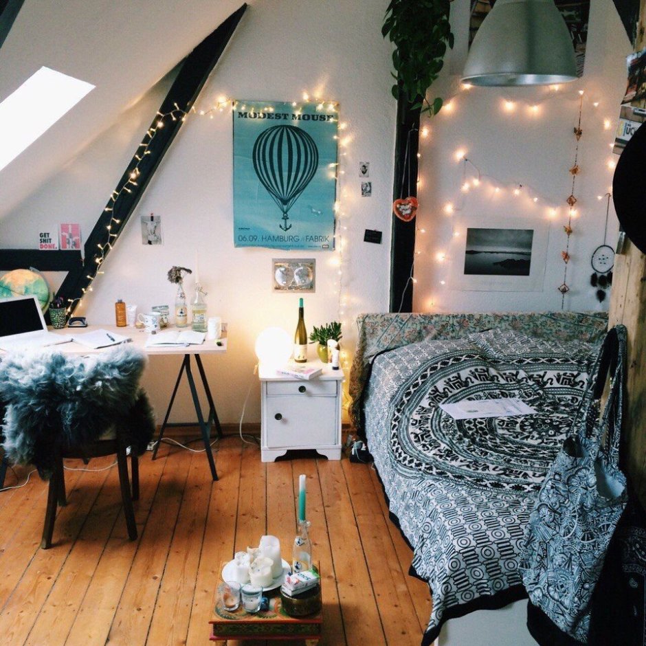 Маленькая уютная комната для подростка
