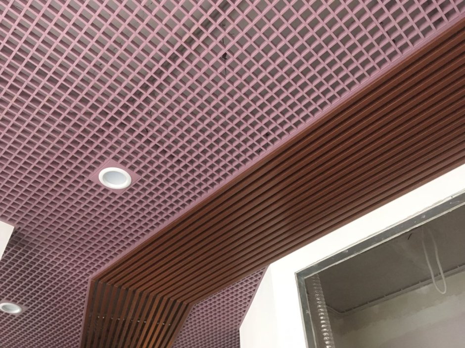 Подвесной кубообразный реечный потолок Грильято