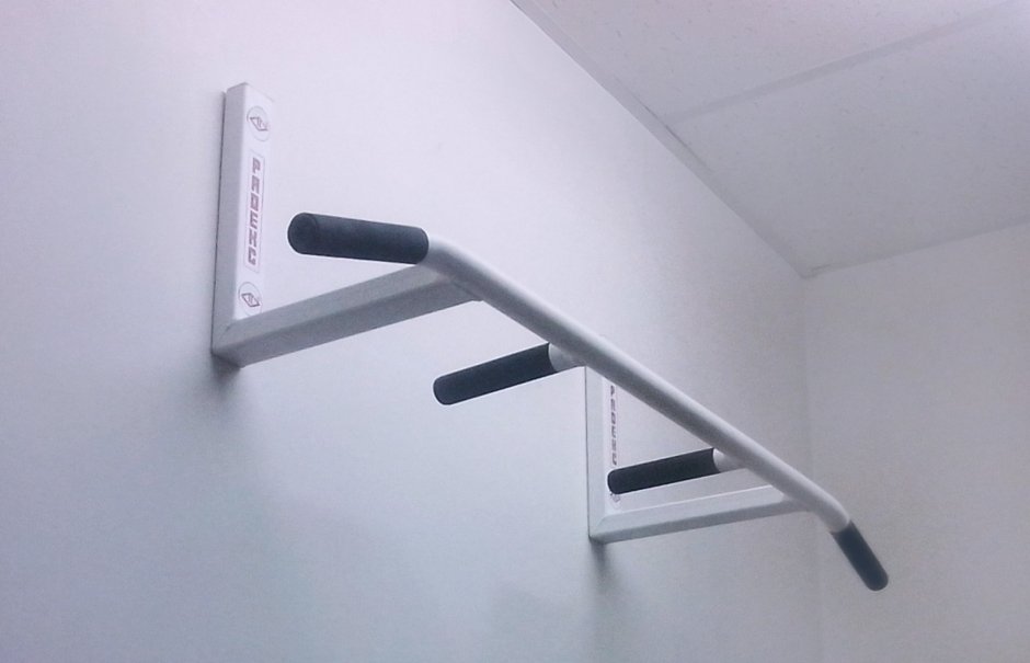 Трехватный турник