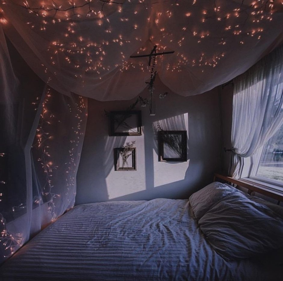 Уютная кровать с подсветкой